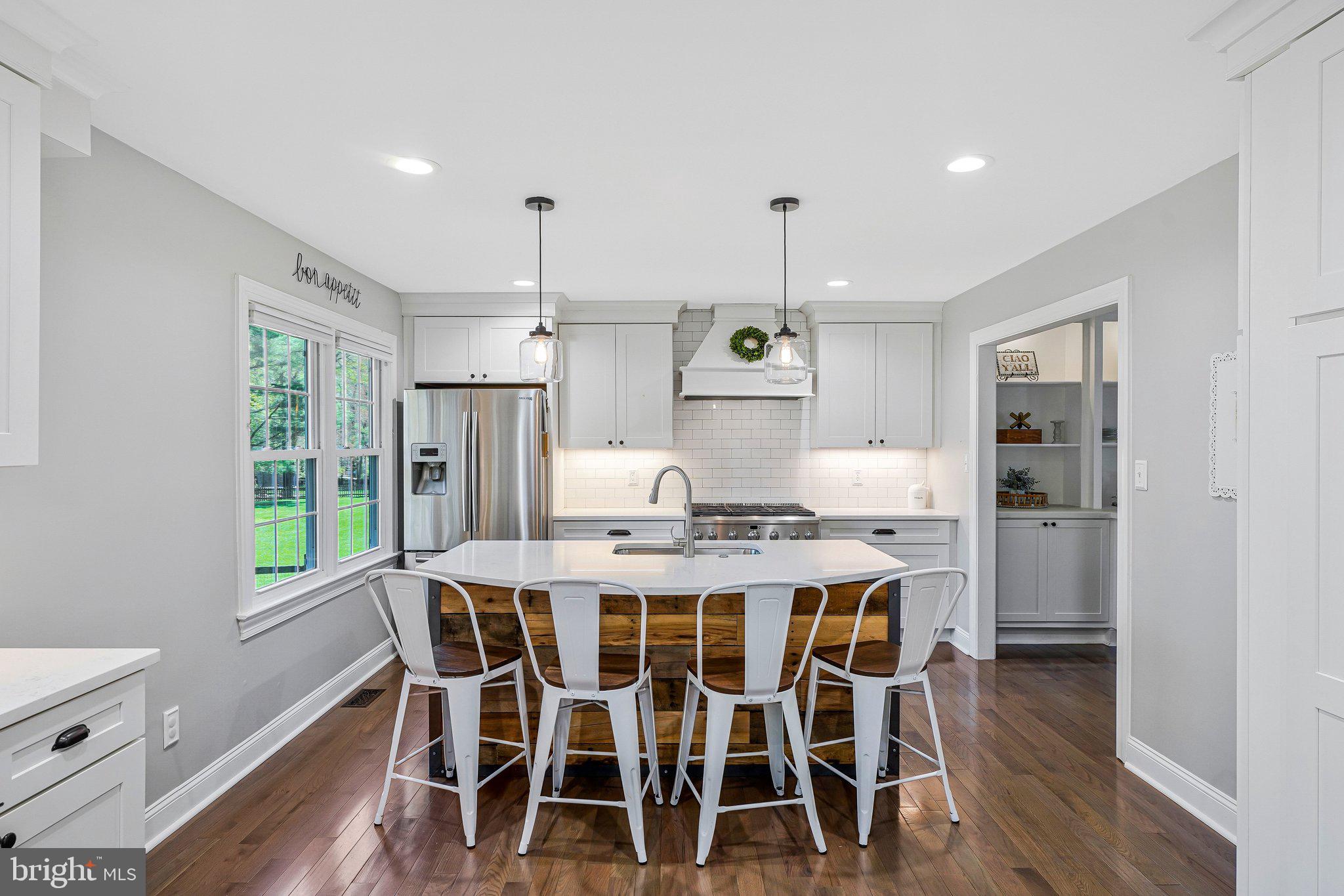 10430 Heritage Landing Road Burke, VA 22015 - Photo 5 of 67