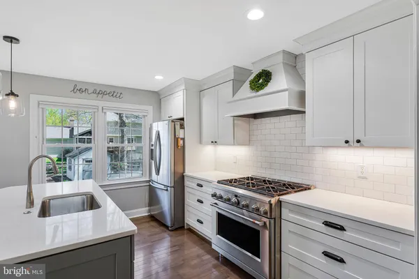 $999,900 | 10430 Heritage Landing Road, Burke, VA 22015