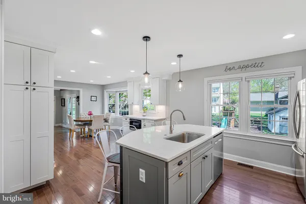 $999,900 | 10430 Heritage Landing Road, Burke, VA 22015