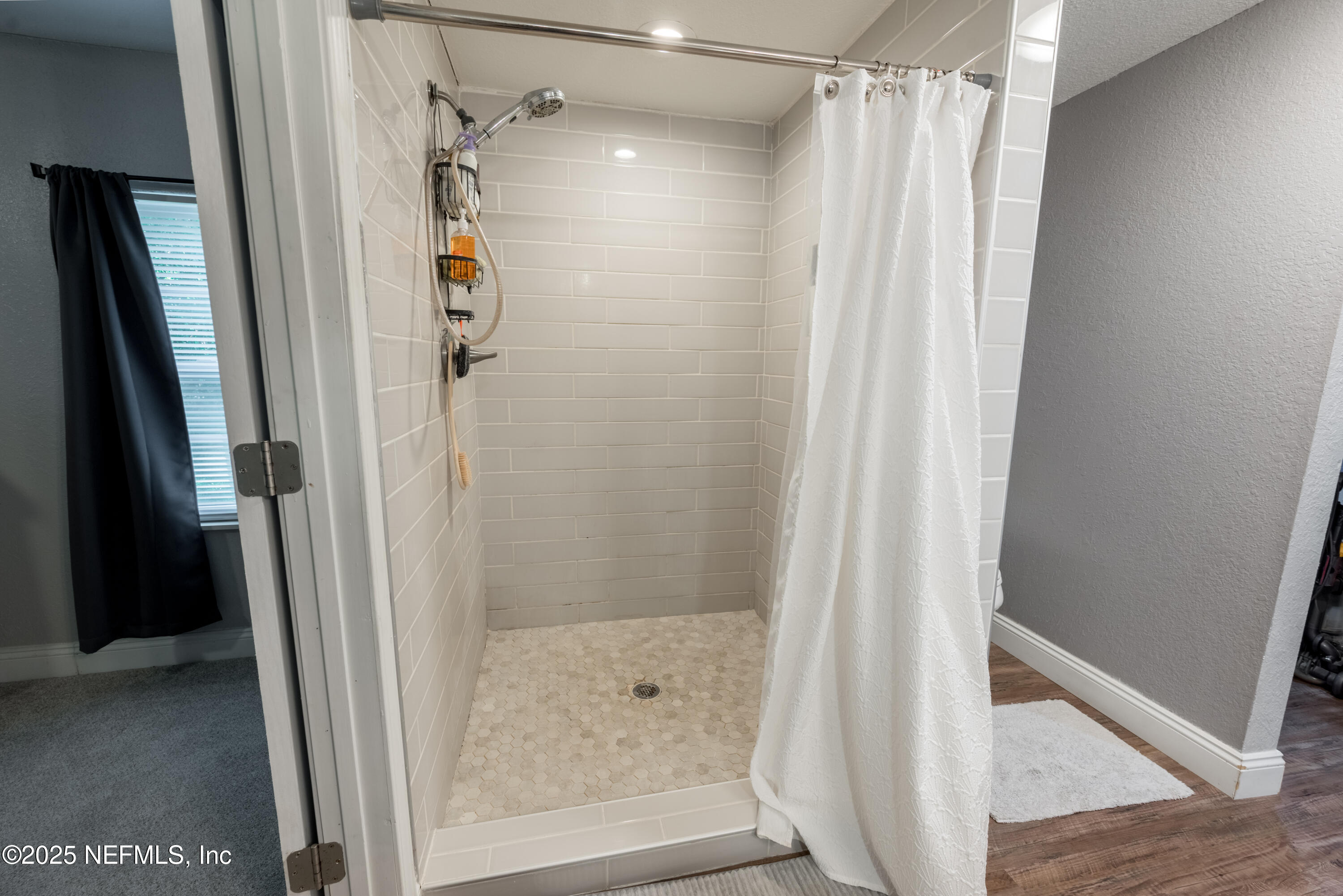 14041 Southeast 100a Road, Unit COUNTY Starke, FL 32091 - Photo 17 of 27 Owner bath