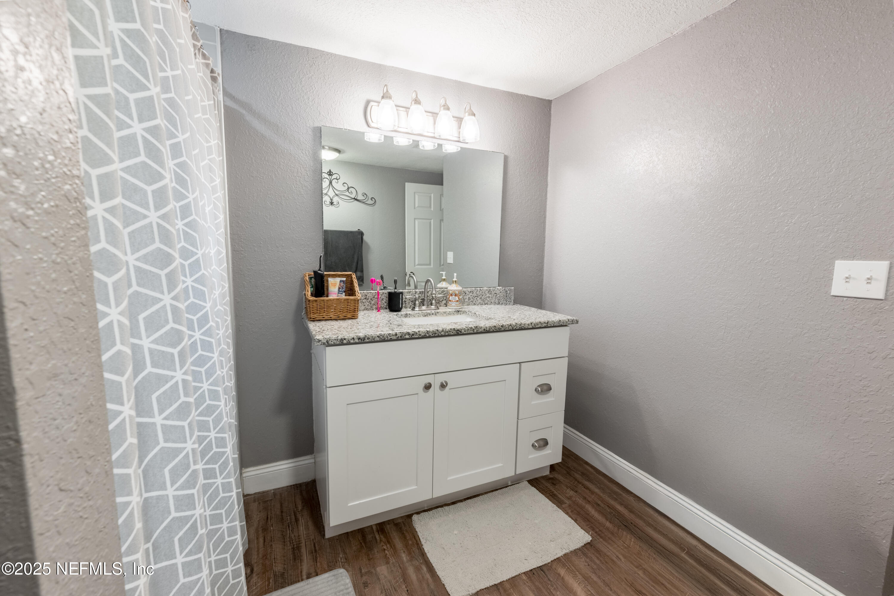 14041 Southeast 100a Road, Unit COUNTY Starke, FL 32091 - Photo 25 of 27 Guest bath