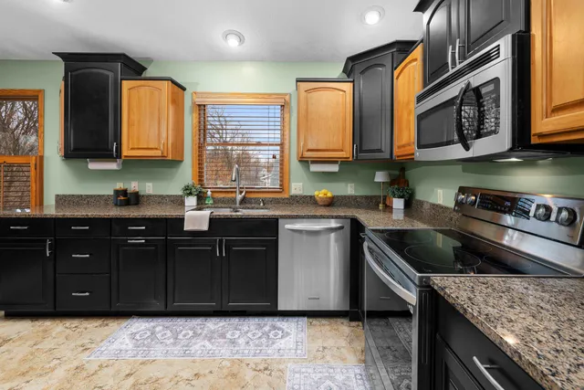 $310,000 | 2916 44th Street, Moline, IL 61265