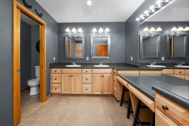 $310,000 | 2916 44th Street, Moline, IL 61265