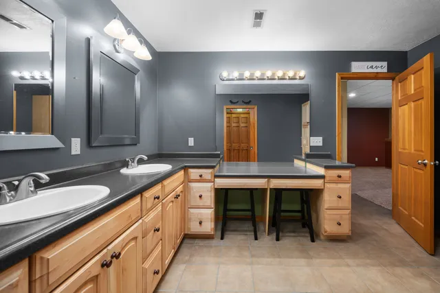 $310,000 | 2916 44th Street, Moline, IL 61265