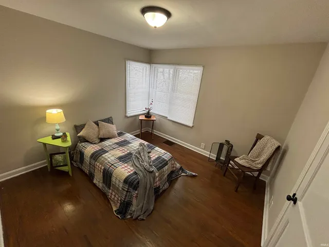 $179,900 | 704 North 9th Street, Vincennes, IN 47591