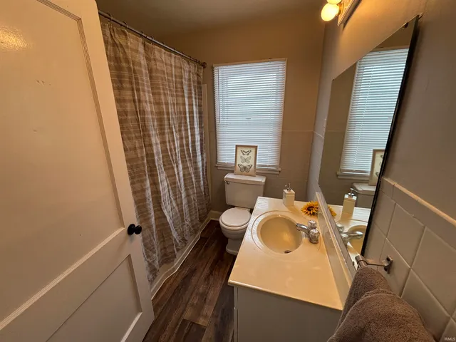 $179,900 | 704 North 9th Street, Vincennes, IN 47591