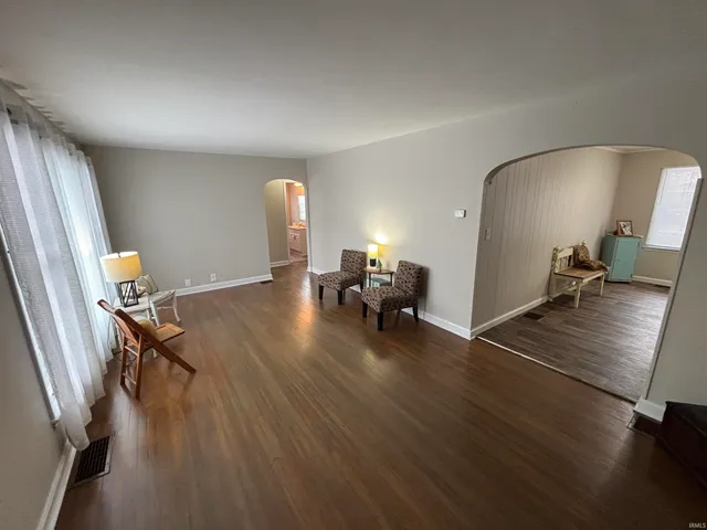 $179,900 | 704 North 9th Street, Vincennes, IN 47591