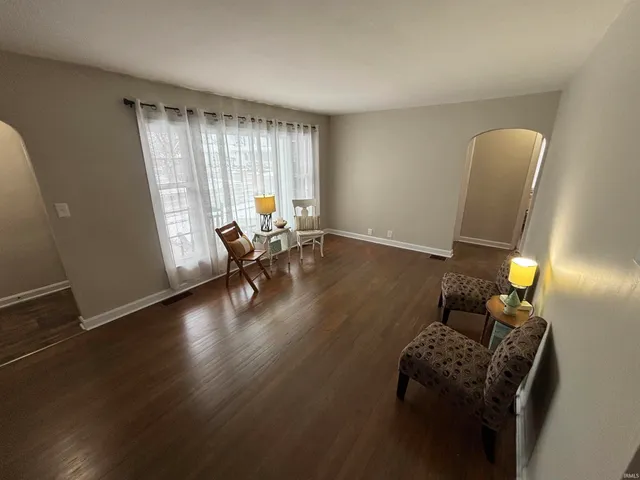 $179,900 | 704 North 9th Street, Vincennes, IN 47591