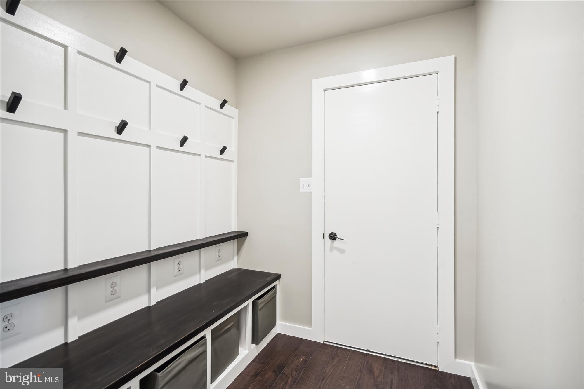 2613 Mountain Laurel Place Reston, VA 20191 - Photo 13 of 78 Hallway