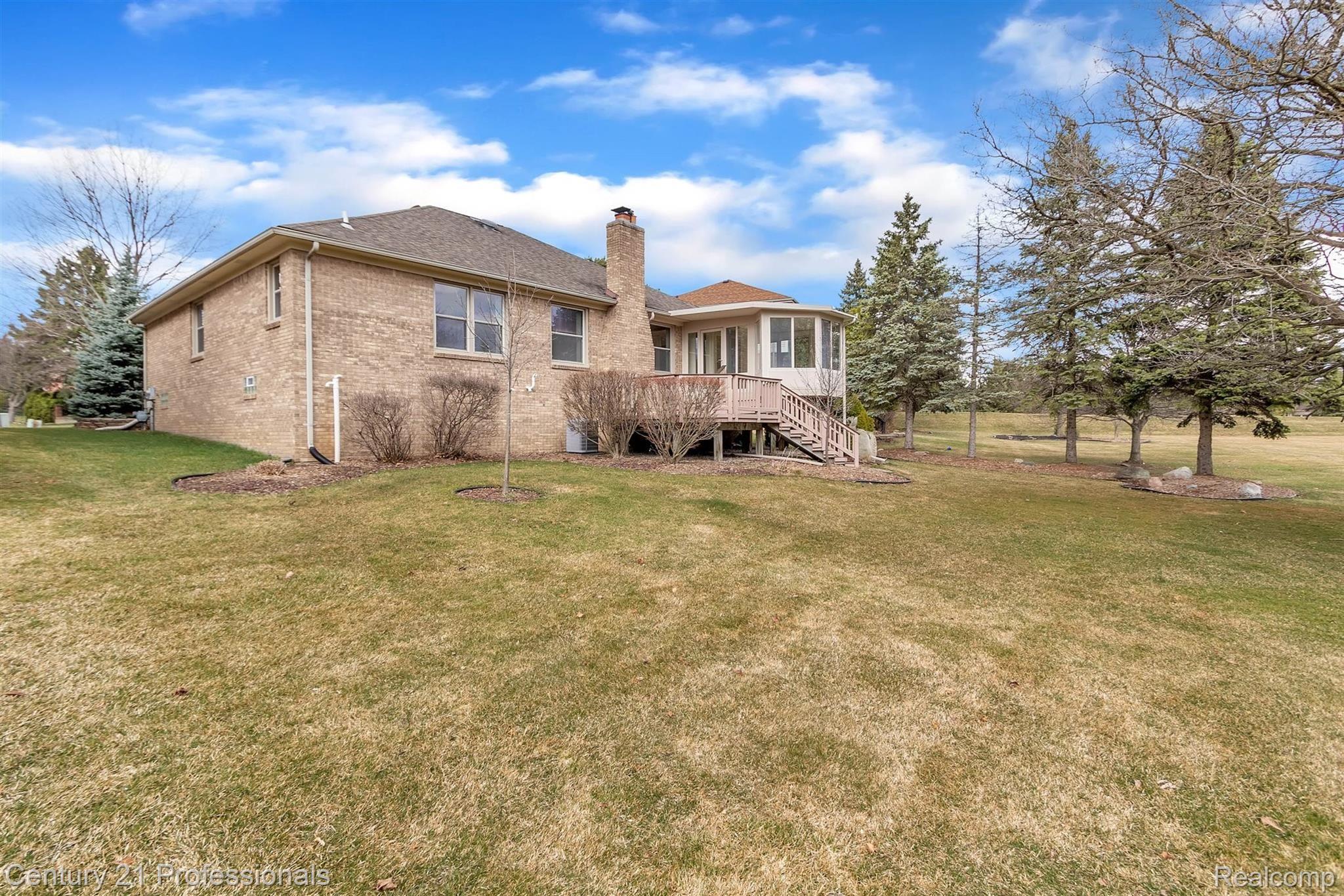 1605 Crestline Lane Rochester, MI 48307 - Photo 39 of 43 45-1605 Crestline Ln-WindowStill-Real-Estate-Photography-45.jpg
