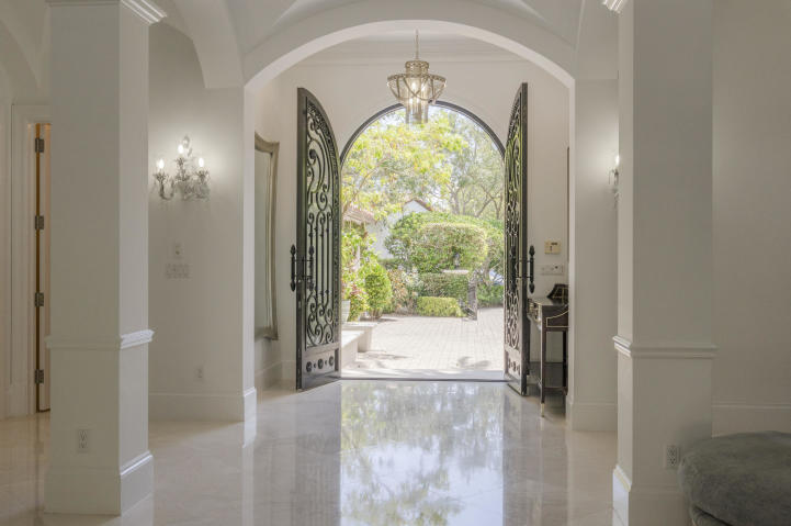 502 Bald Eagle Drive Jupiter, FL 33477 - Photo 8 of 85 8