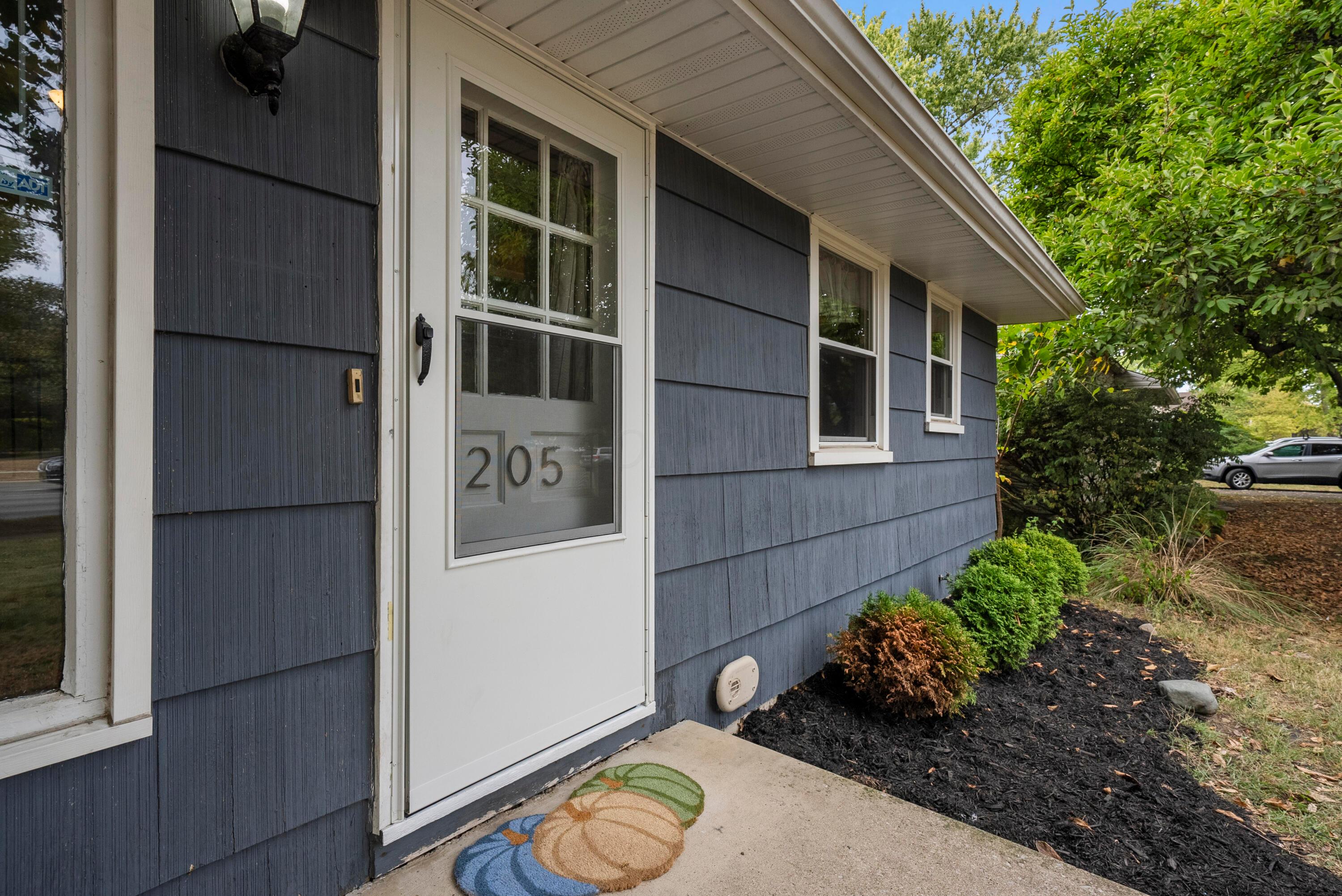 205 South Hamilton Road Columbus, OH 43230 - Photo 4 of 49 4