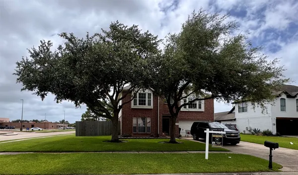 $315,000 | 3116 Meadow Bay Drive, Dickinson, TX 77539