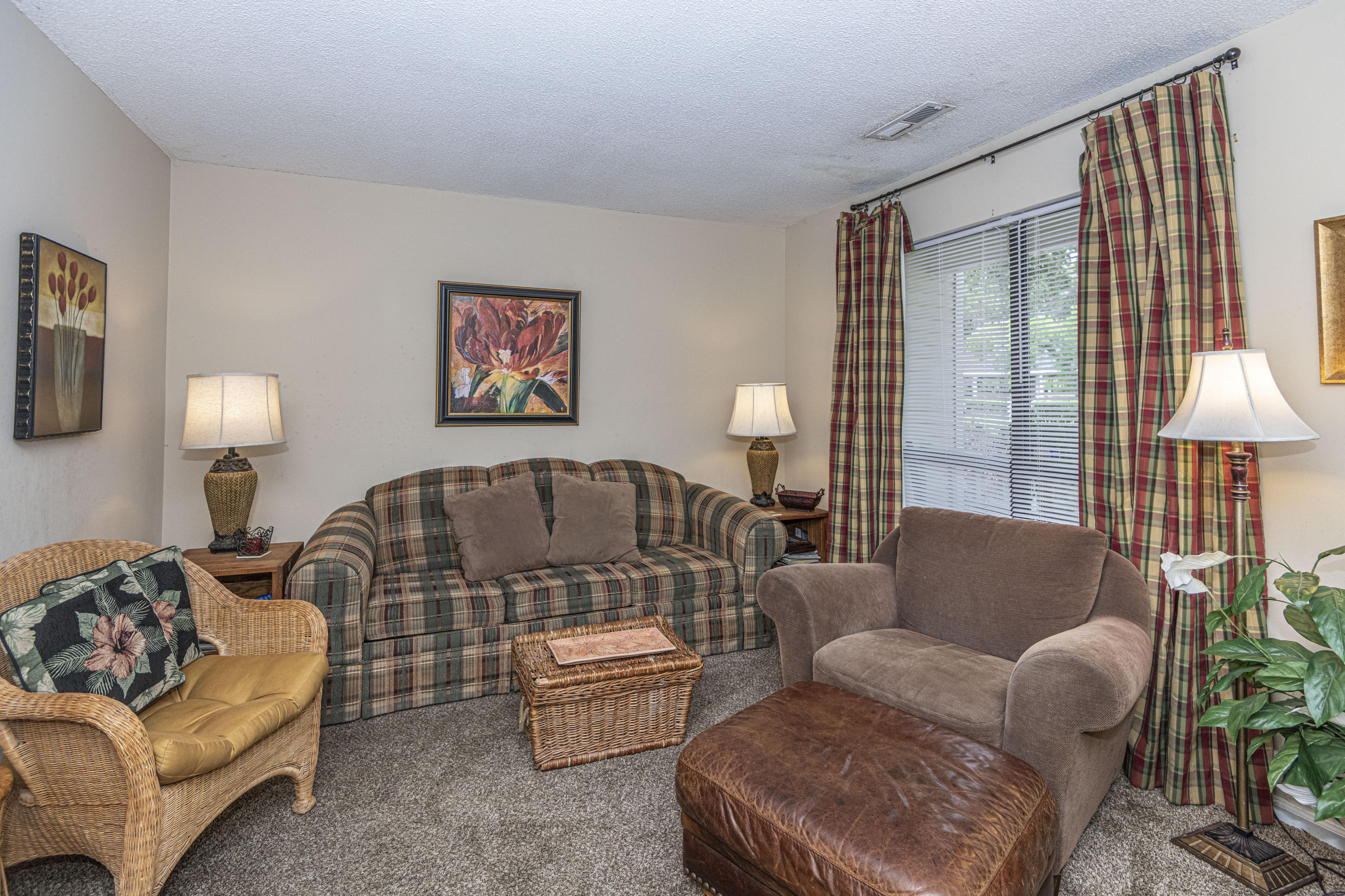 1426 Camp Road, Unit A Charleston, SC 29412 - Photo 3 of 23 Living Room