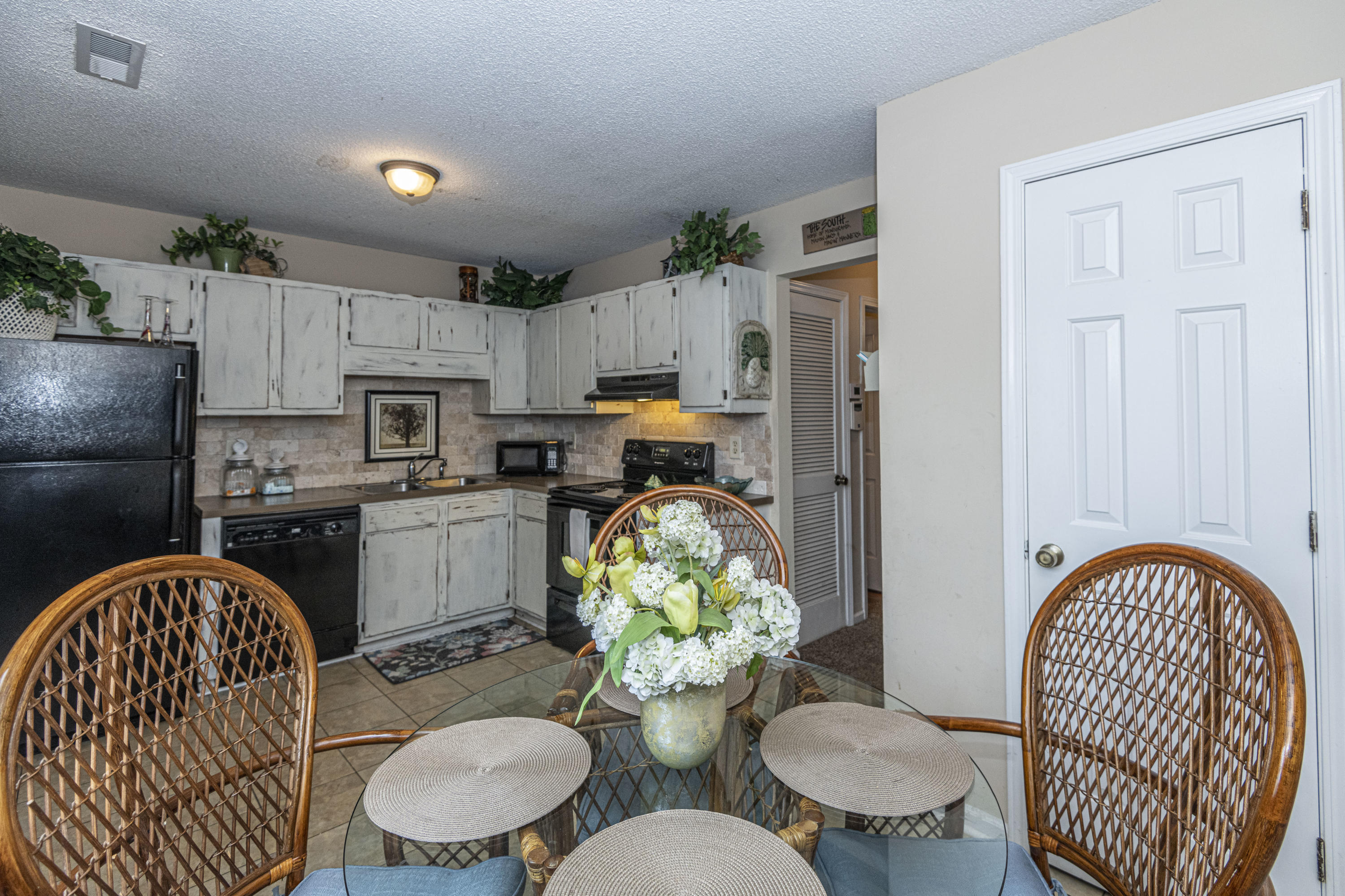 1426 Camp Road, Unit A Charleston, SC 29412 - Photo 9 of 23 Kitchen