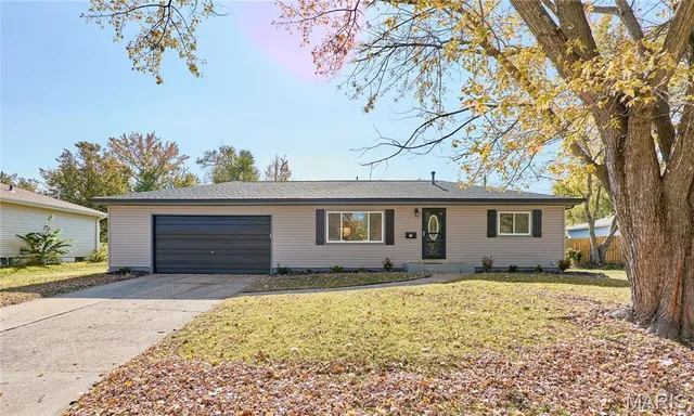 $269,900 | 85 Country Life Drive, O'Fallon, MO 63366