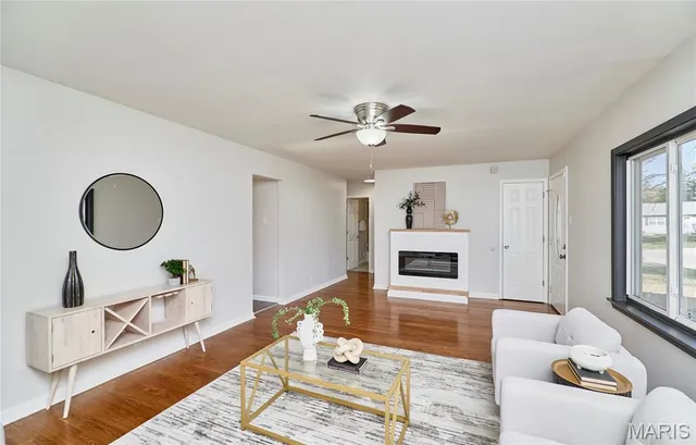 $269,900 | 85 Country Life Drive, O'Fallon, MO 63366