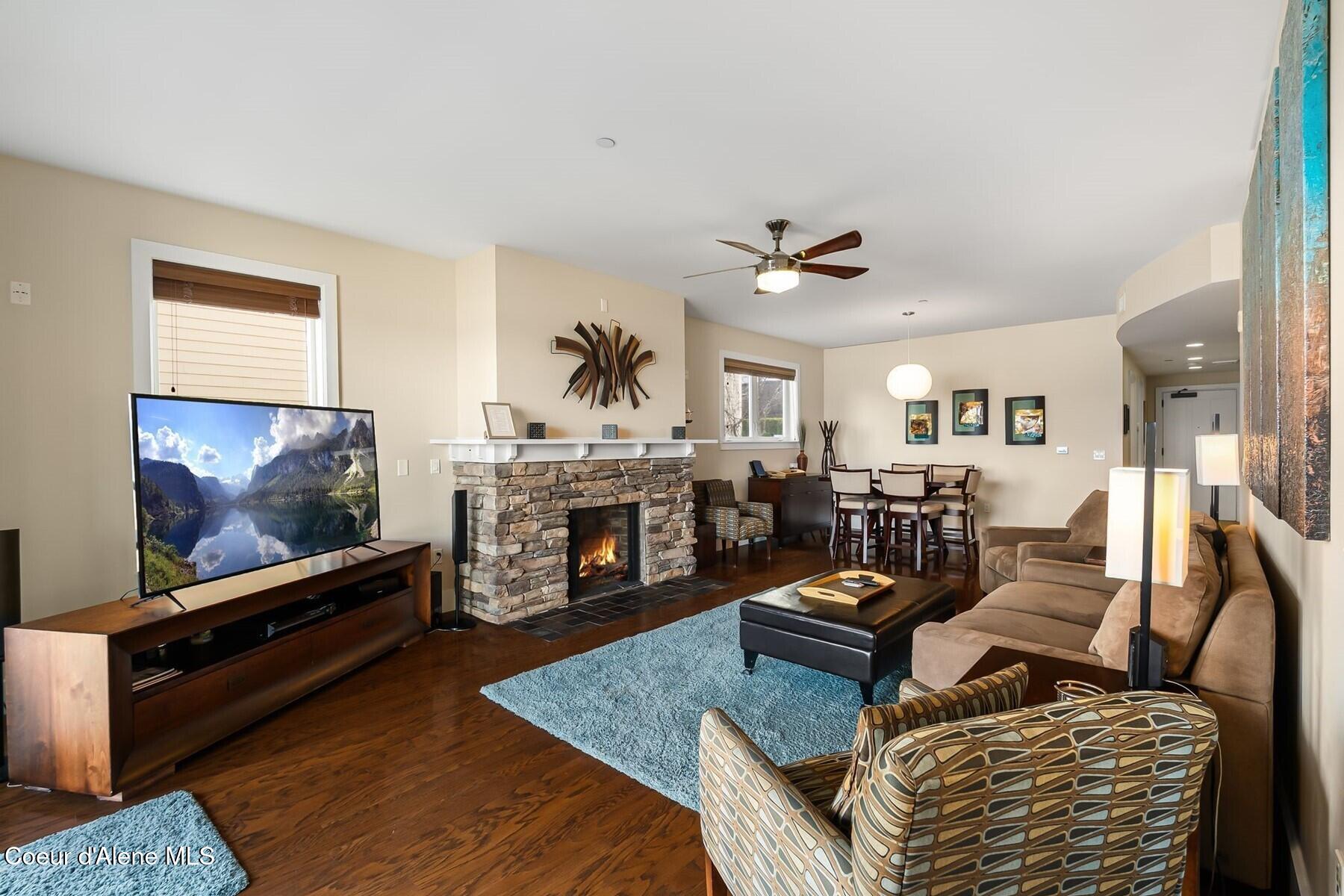 412 Sandpoint Avenue, Unit 131 Sandpoint, ID 83864 - Photo 2 of 36 LivingDining area