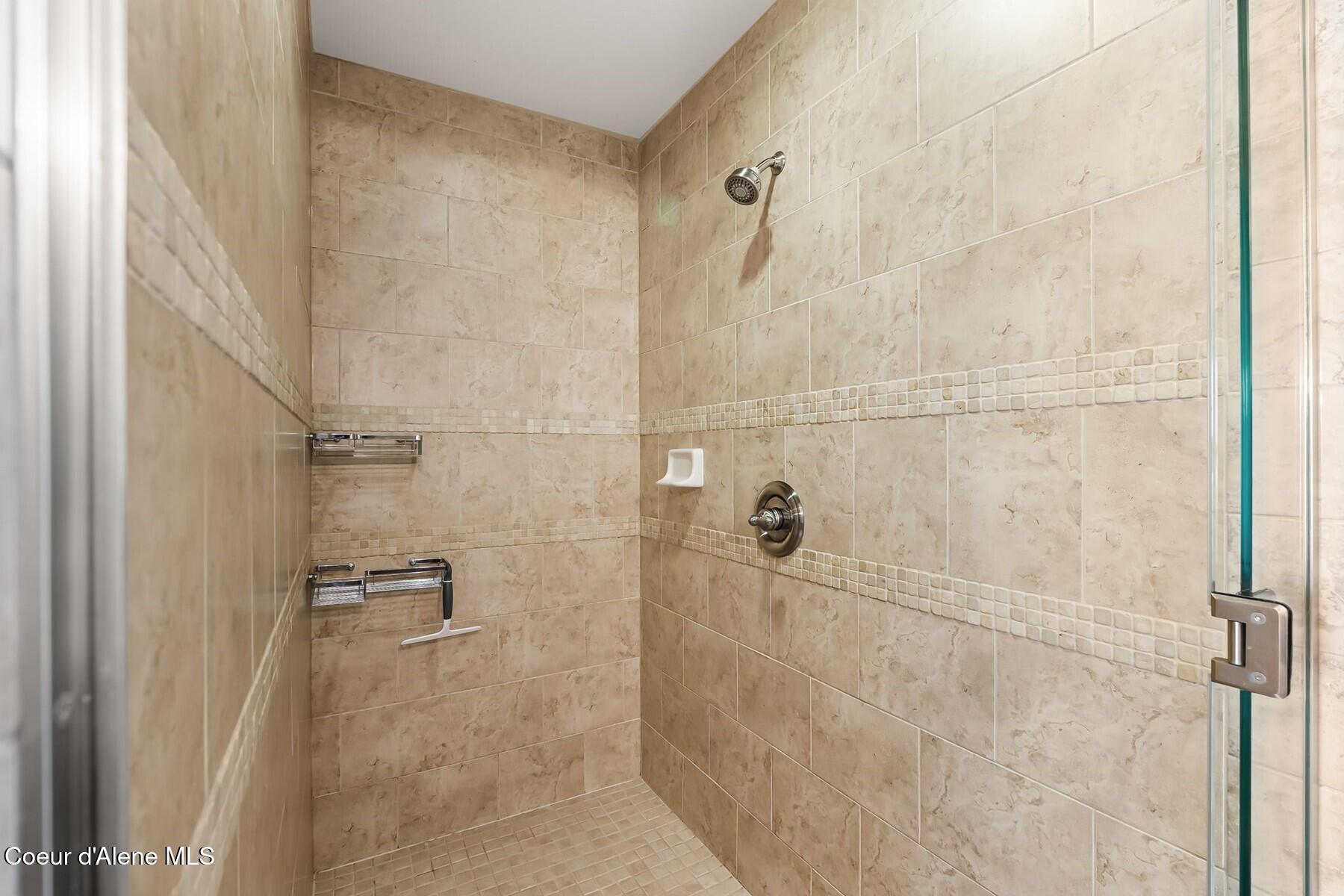 412 Sandpoint Avenue, Unit 131 Sandpoint, ID 83864 - Photo 23 of 36 Master Bath