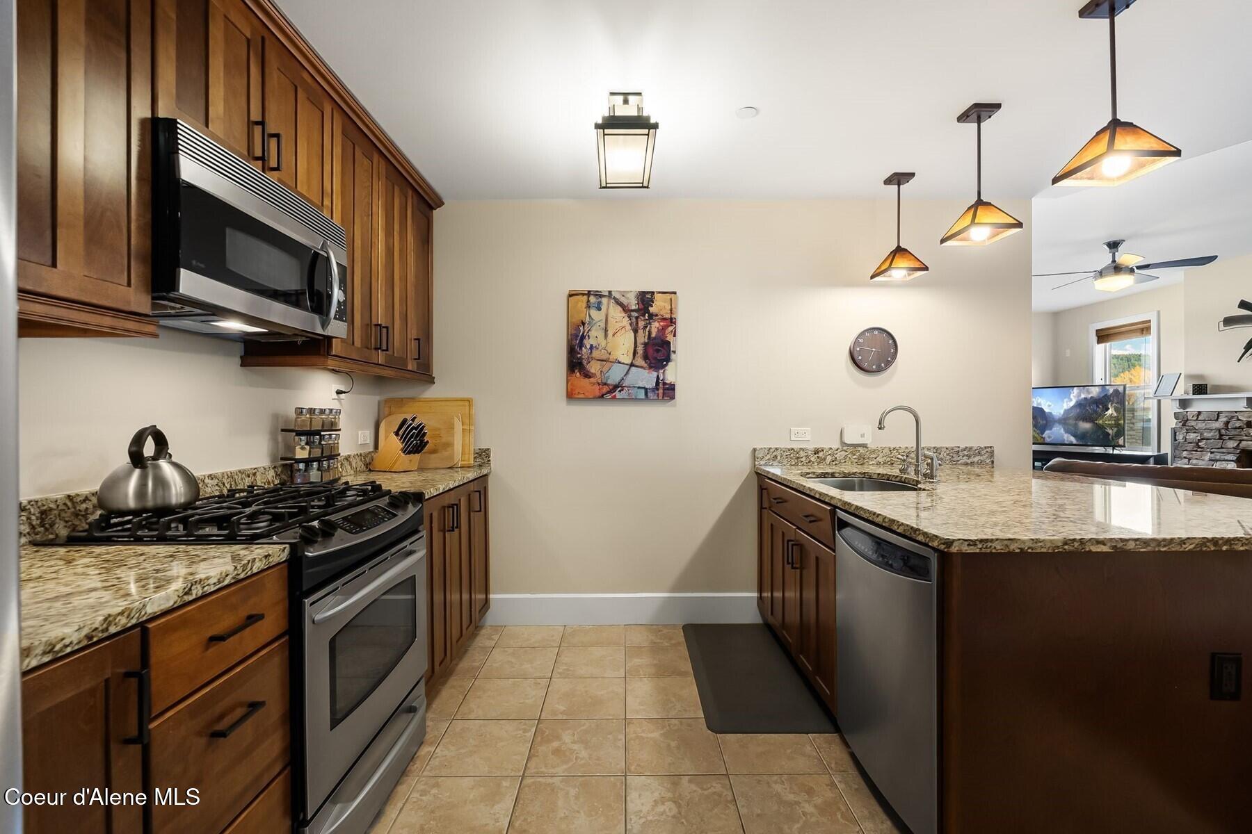 412 Sandpoint Avenue, Unit 131 Sandpoint, ID 83864 - Photo 8 of 36 Kitchen