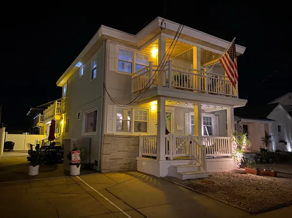 $750,000 | 318 East Hollywood Avenue, Unit 1, Wildwood Crest, NJ 08260