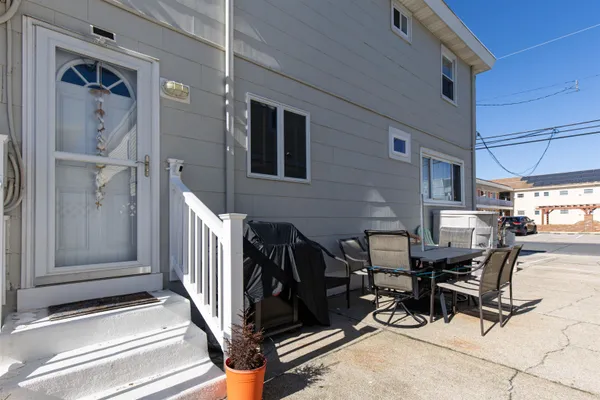 $750,000 | 318 East Hollywood Avenue, Unit 1, Wildwood Crest, NJ 08260