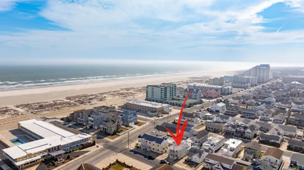 $750,000 | 318 East Hollywood Avenue, Unit 1, Wildwood Crest, NJ 08260