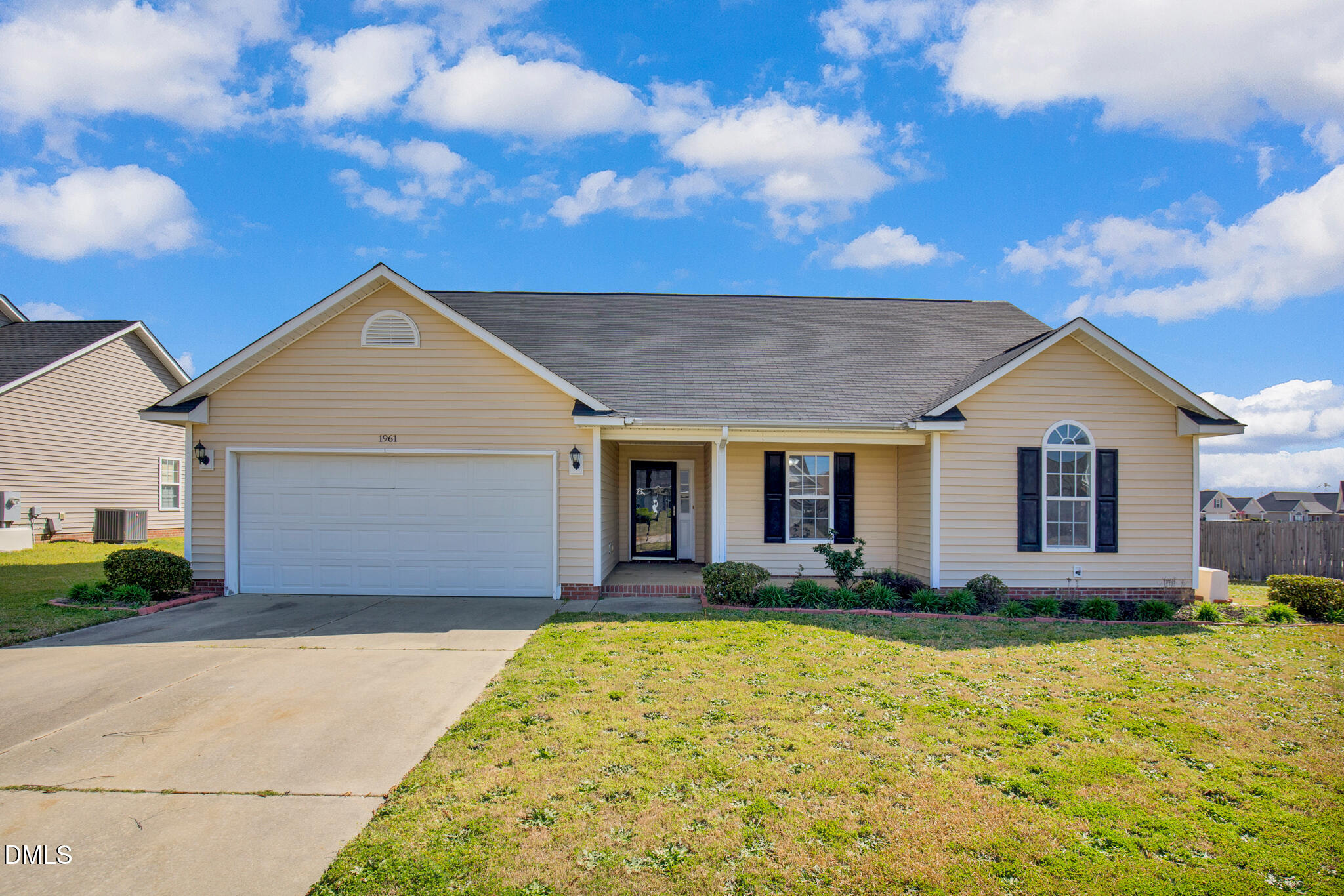 1961 Yellowbrick Rd(01 of 30)