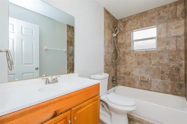 $2,069 | 8125 Oakhurst Boulevard, Lakeland, FL 33810