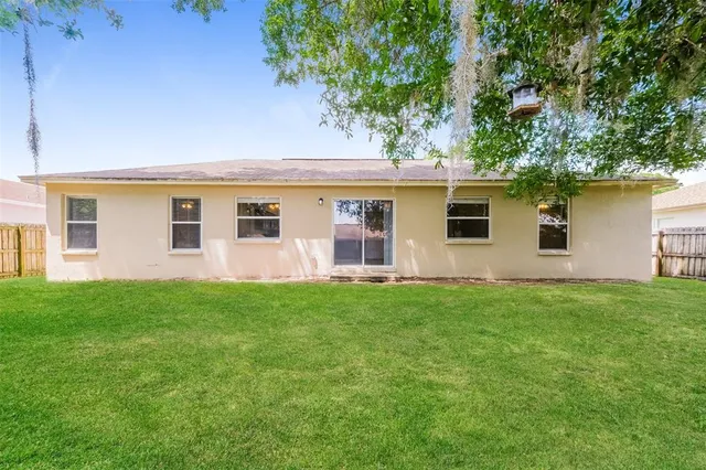 $2,069 | 8125 Oakhurst Boulevard, Lakeland, FL 33810