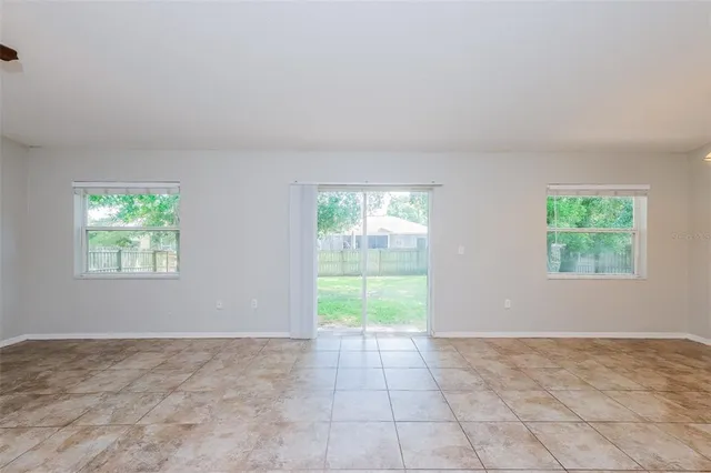 $2,069 | 8125 Oakhurst Boulevard, Lakeland, FL 33810