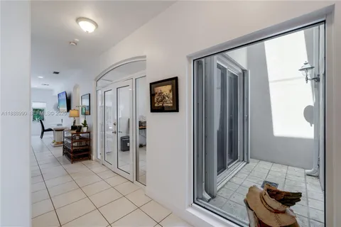 $884,500 | 8523 Southwest 139th Terrace, Palmetto Bay, FL 33158