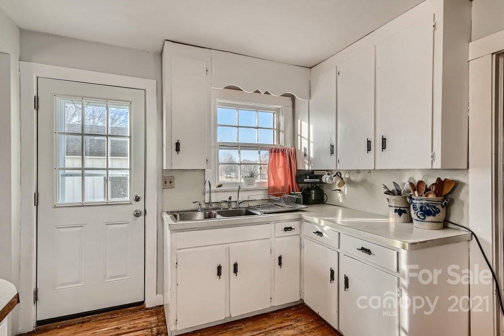 349 Longview Road Statesville, NC 28625 - Photo 11 of 30 Gallery Image 11