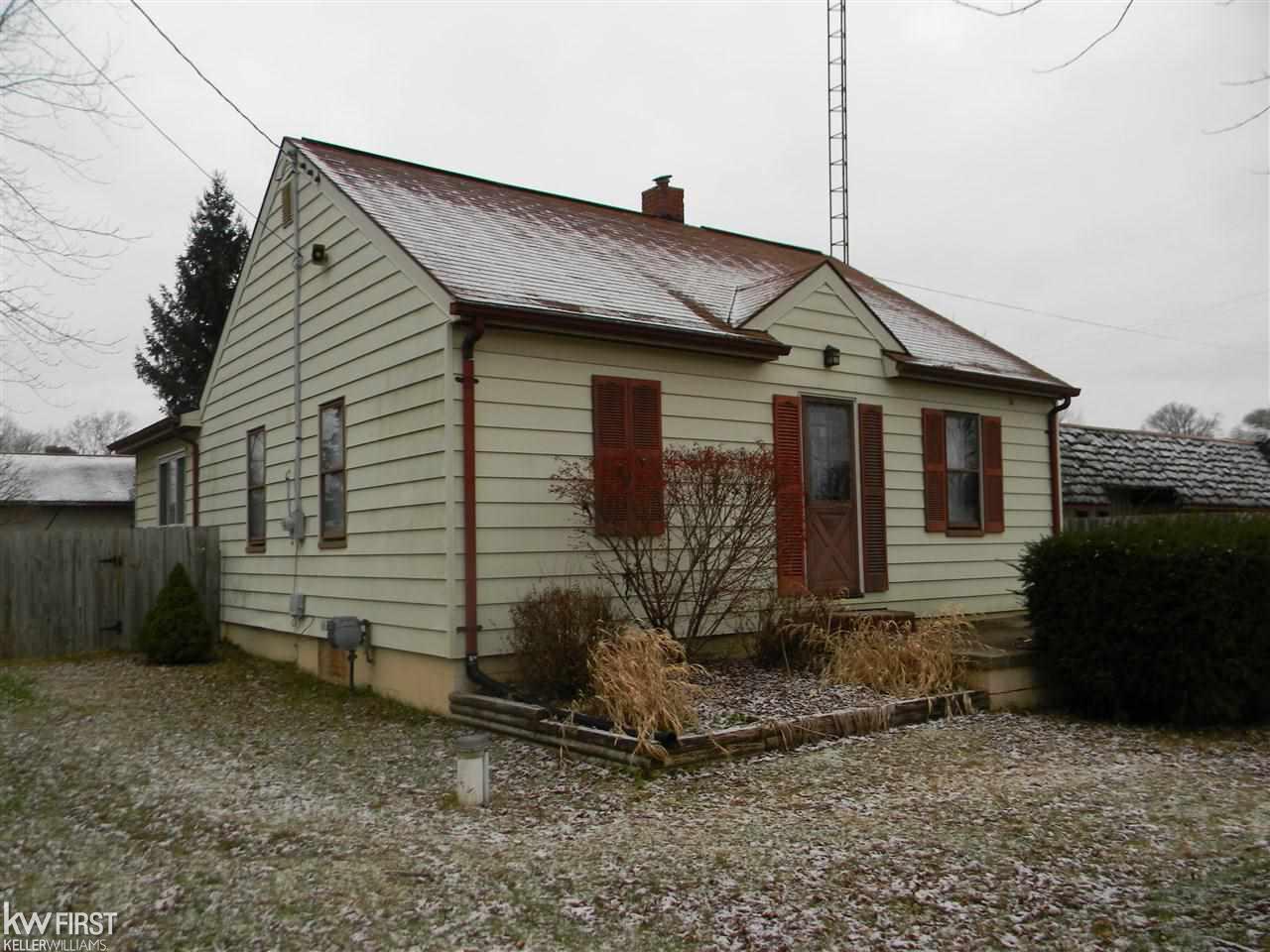 1521 North Seymour Road Flushing, MI 48433 - Photo 3 of 35 21545422-2.JPG