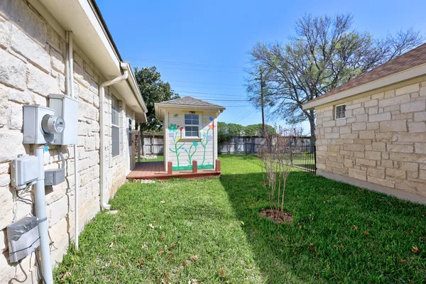 $299,500 | 222 Village Drive, Georgetown, TX 78628