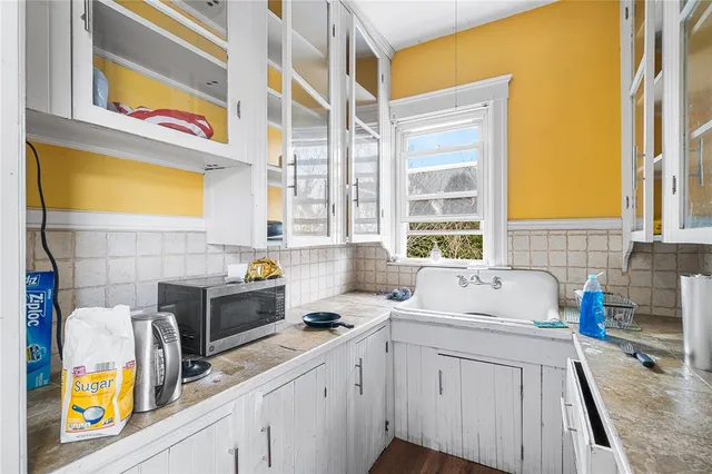 $700,000 | 48 Kossuth Street, Pawtucket, RI 02860