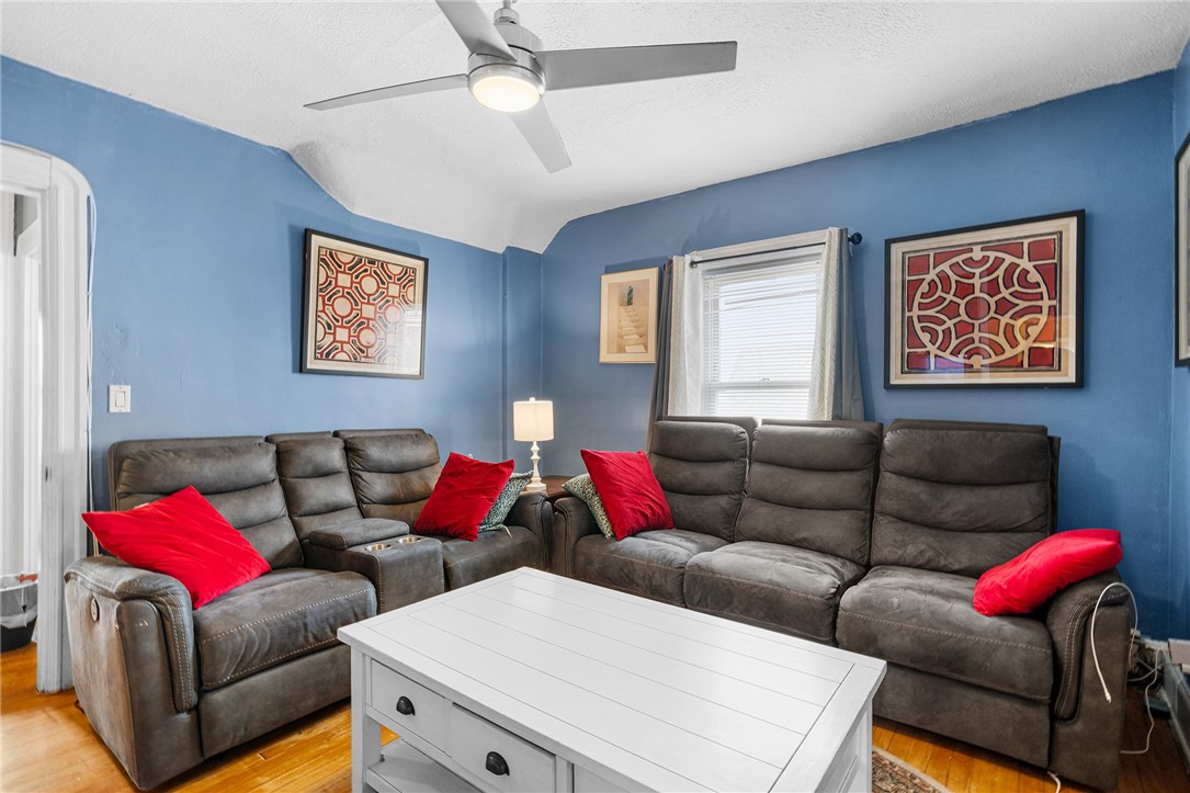 48 Kossuth Street Pawtucket, RI 02860 - Photo 23 of 44