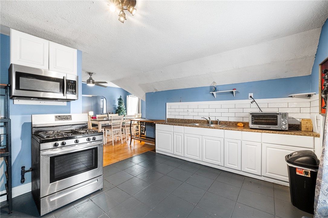 48 Kossuth Street Pawtucket, RI 02860 - Photo 29 of 44