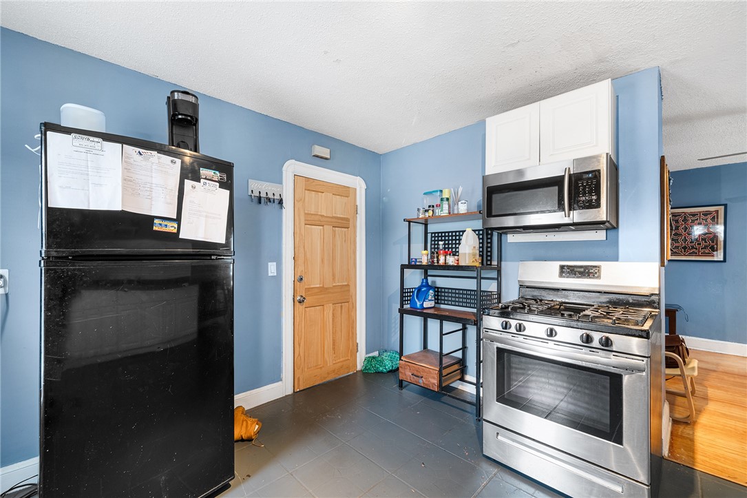 48 Kossuth Street Pawtucket, RI 02860 - Photo 30 of 44