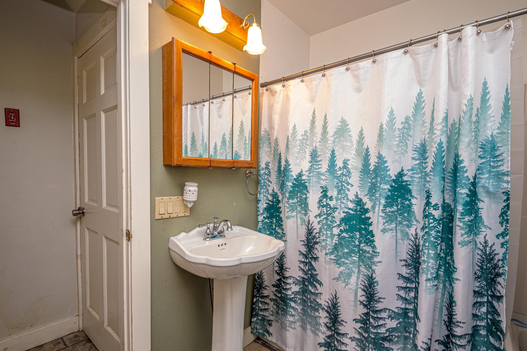 140 Middle Street Lancaster, NH 03584 - Photo 33 of 36