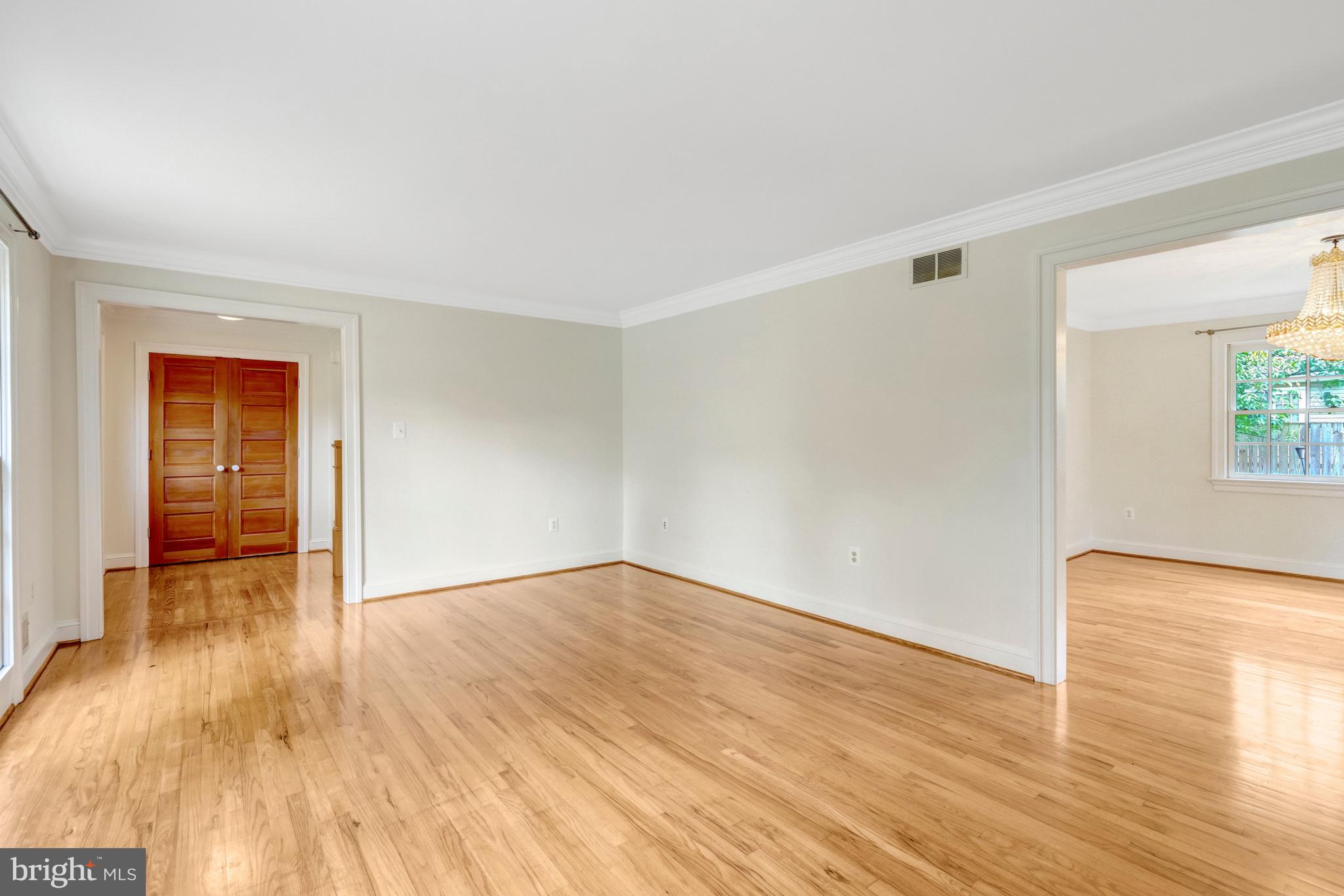 1301 Stone Meadow Way Vienna, VA 22182 - Photo 10 of 48