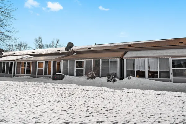 $110,000 | 25140 Potomac Drive, Unit 3, South Lyon, MI 48178