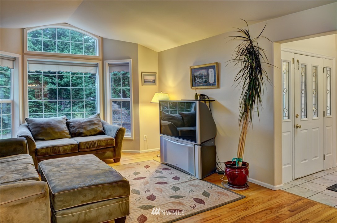 4731 Tree Ridge Lane Northeast Poulsbo, WA 98370 - Photo 4 of 25 Gallery Image 4