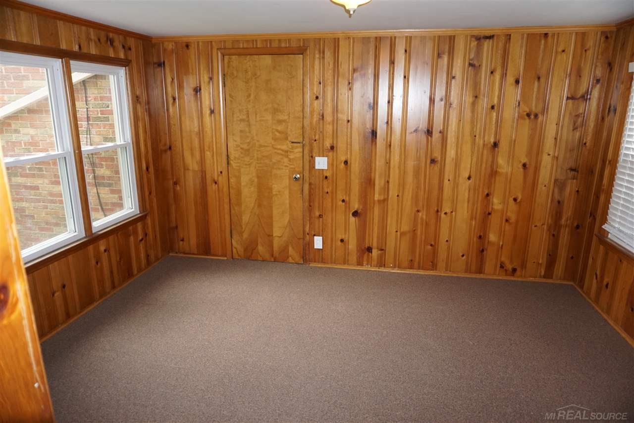 1913 Severn Road Grosse Pointe Woods, MI 48236 - Photo 12 of 24