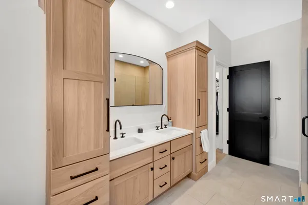 $1,200,000 | 3 Garnet Lane, Ellington, CT 06029