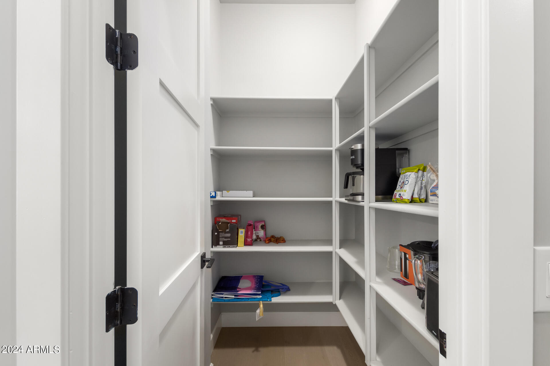 1629 East Montebello Avenue Phoenix, AZ 85016 - Photo 21 of 88 Kitchen Pantry