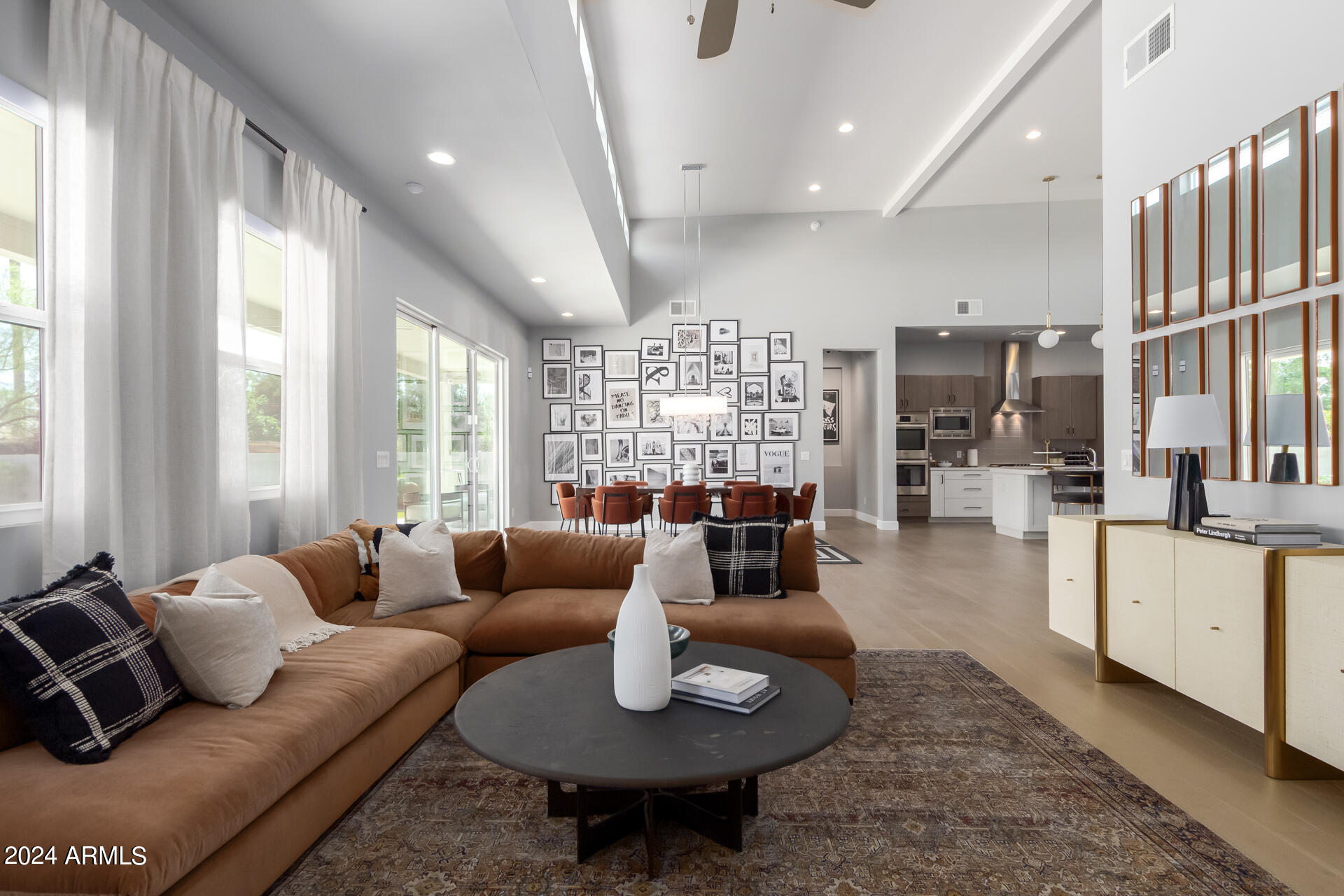 1629 East Montebello Avenue Phoenix, AZ 85016 - Photo 27 of 88 Living Room