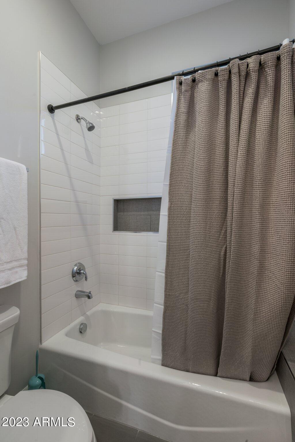 1629 East Montebello Avenue Phoenix, AZ 85016 - Photo 55 of 88 Guest Bathroom Shower 4