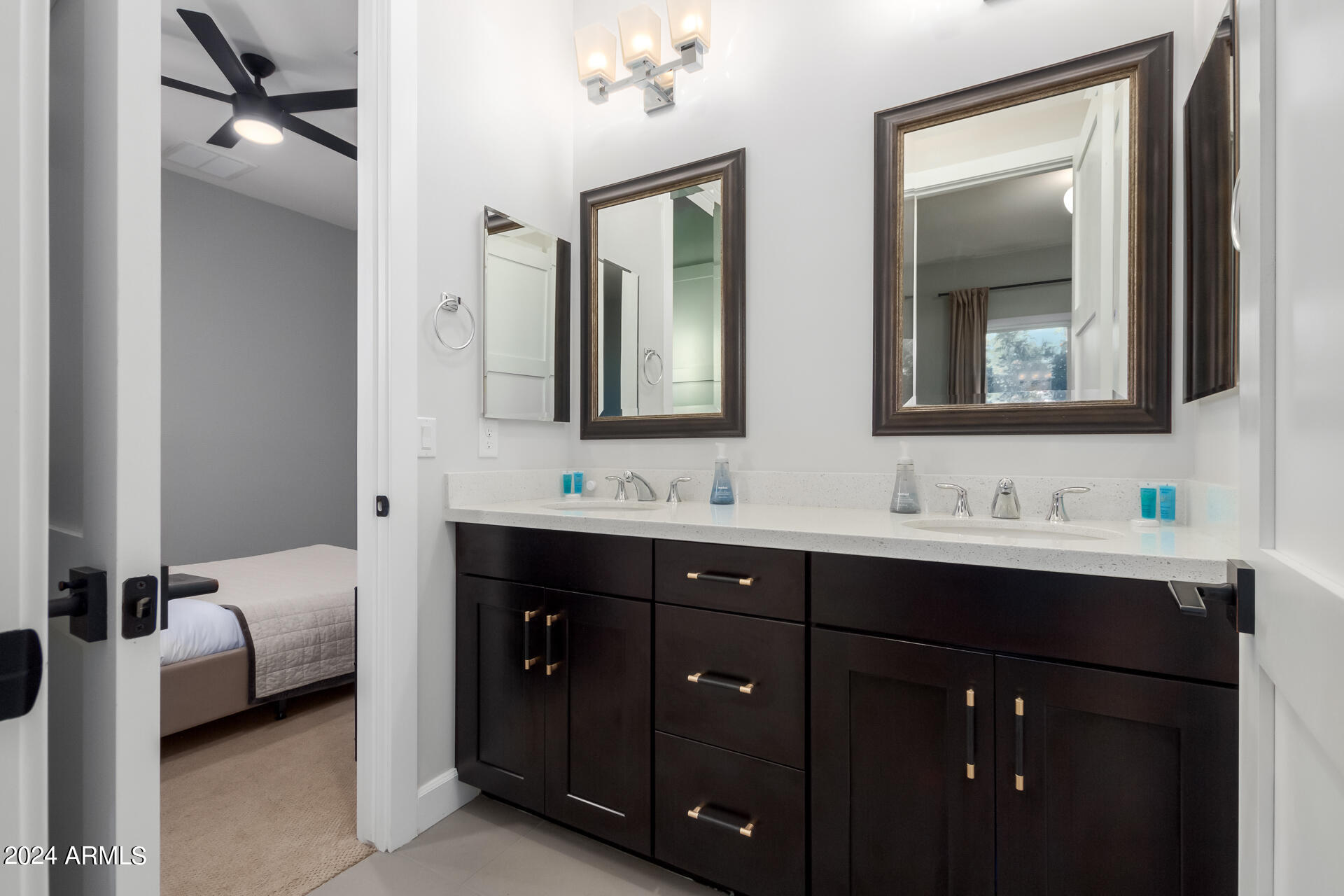 1629 East Montebello Avenue Phoenix, AZ 85016 - Photo 56 of 88 Guest Jack & Jill Bathroom