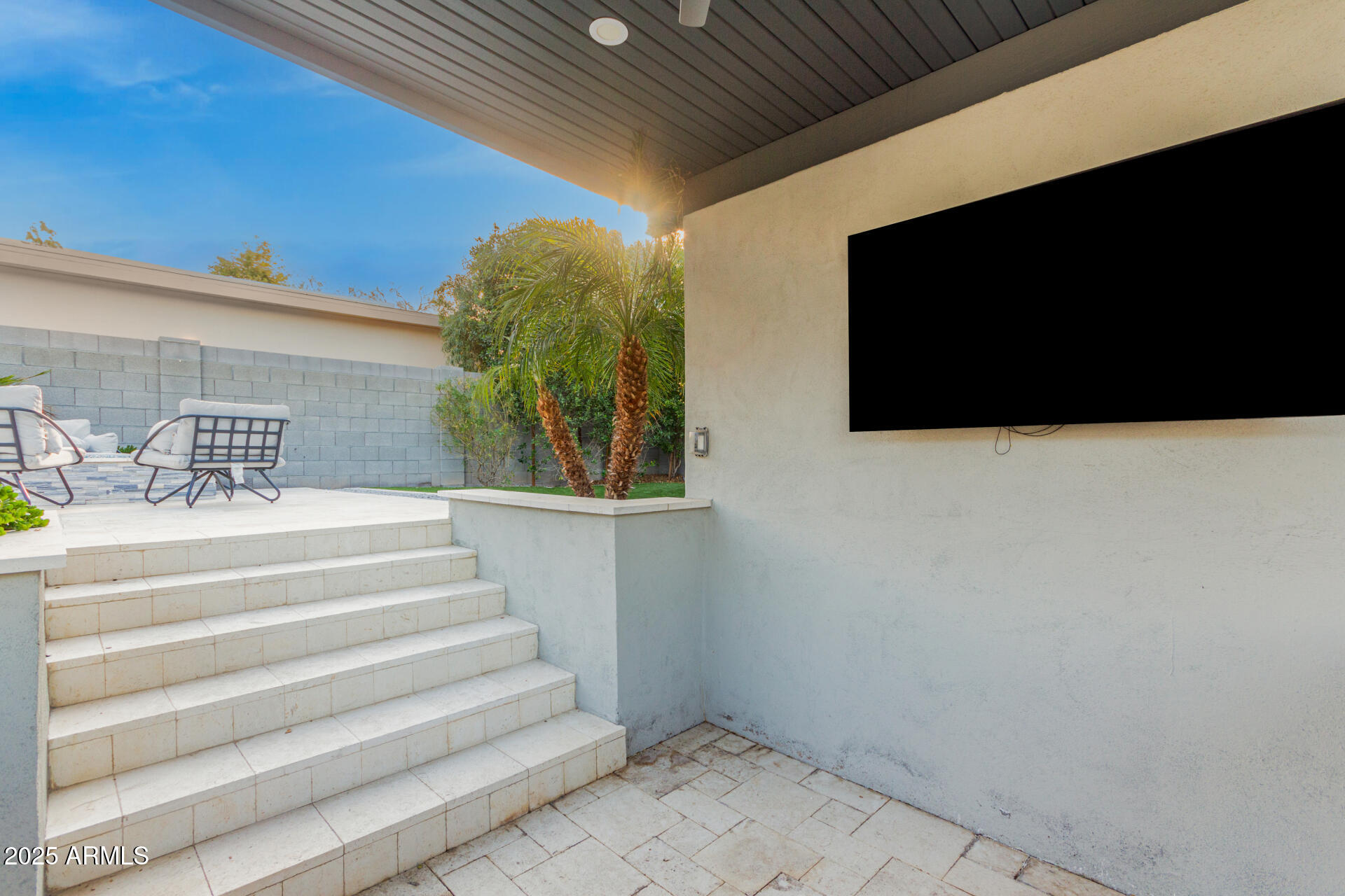 1629 East Montebello Avenue Phoenix, AZ 85016 - Photo 75 of 88 Outside Bar